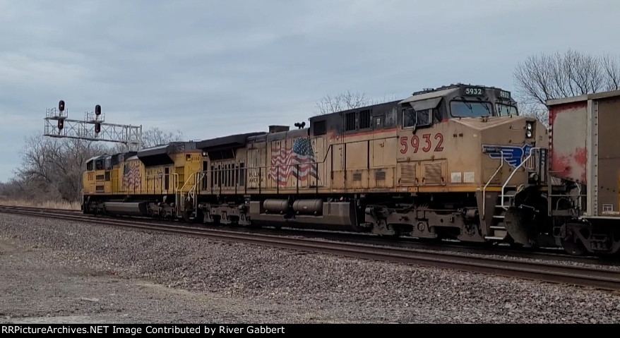 Union Pacific 5932